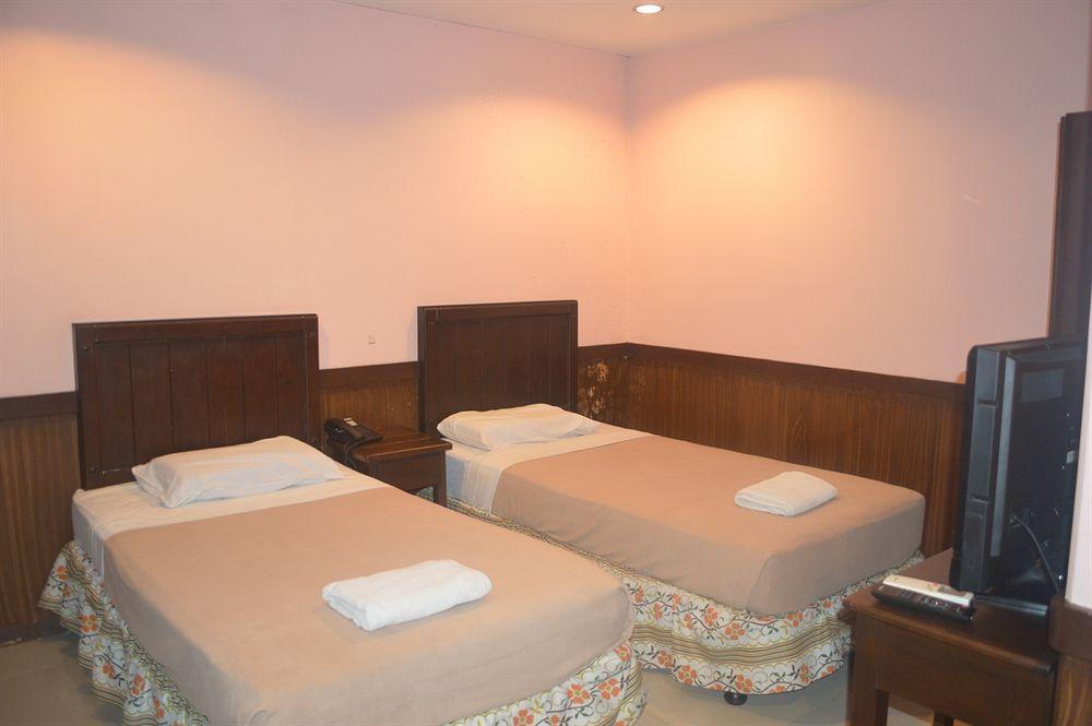 Alu Hotel Davao City Buitenkant foto