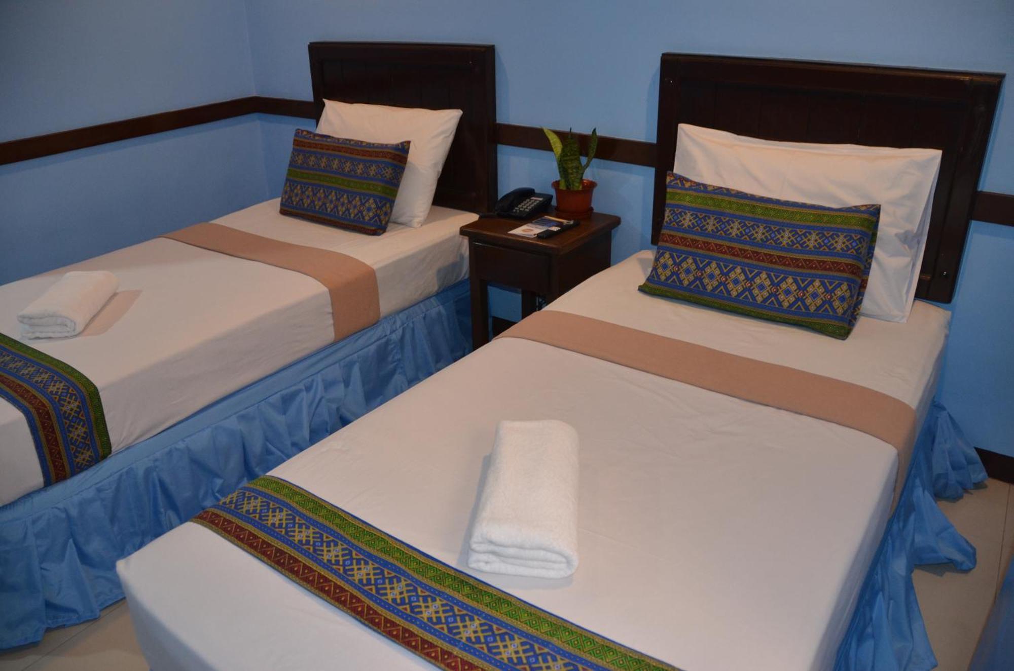 Alu Hotel Davao City Buitenkant foto