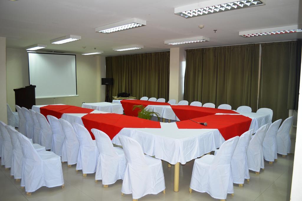 Alu Hotel Davao City Buitenkant foto