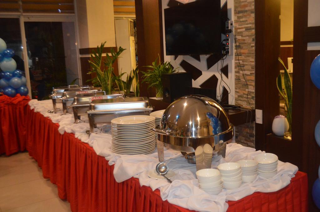 Alu Hotel Davao City Buitenkant foto