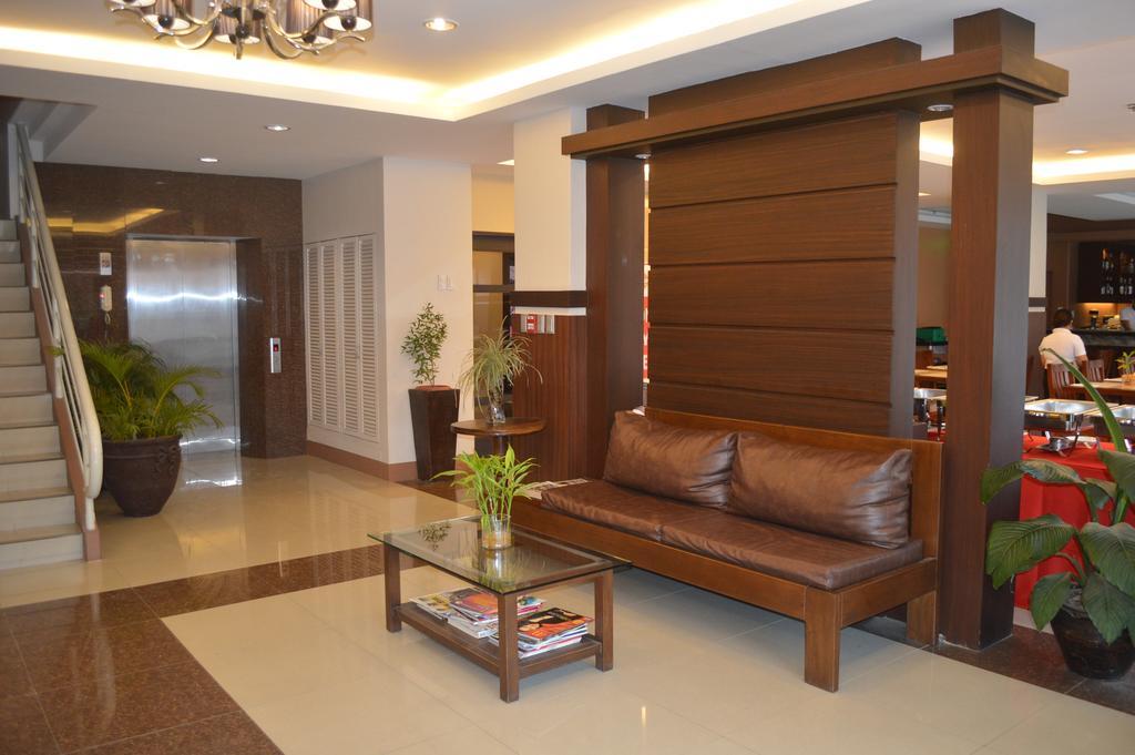 Alu Hotel Davao City Buitenkant foto