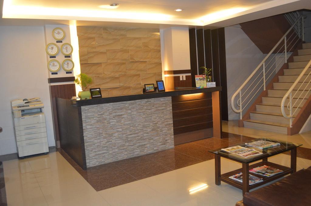 Alu Hotel Davao City Buitenkant foto