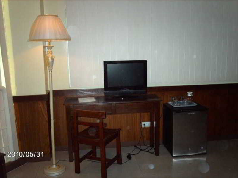 Alu Hotel Davao City Buitenkant foto