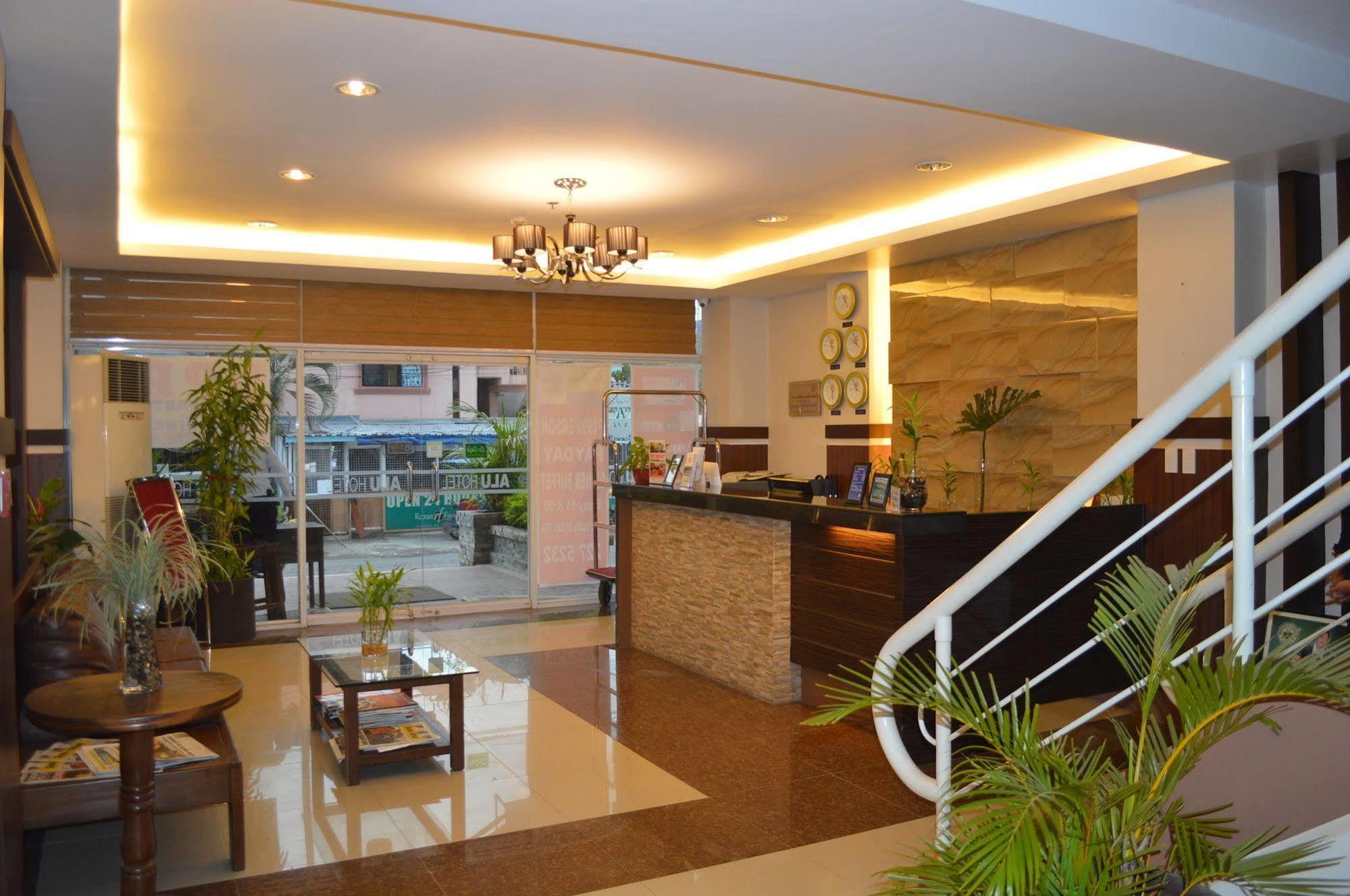 Alu Hotel Davao City Buitenkant foto