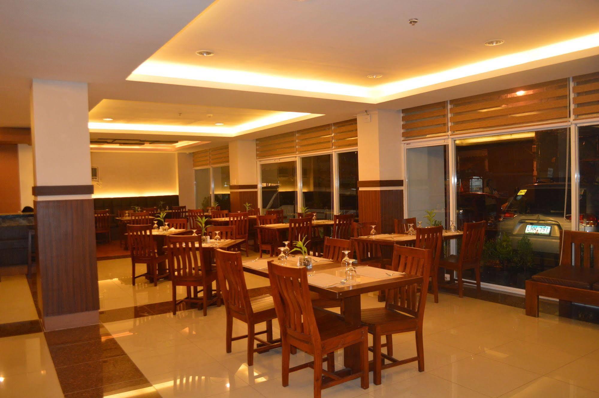 Alu Hotel Davao City Buitenkant foto